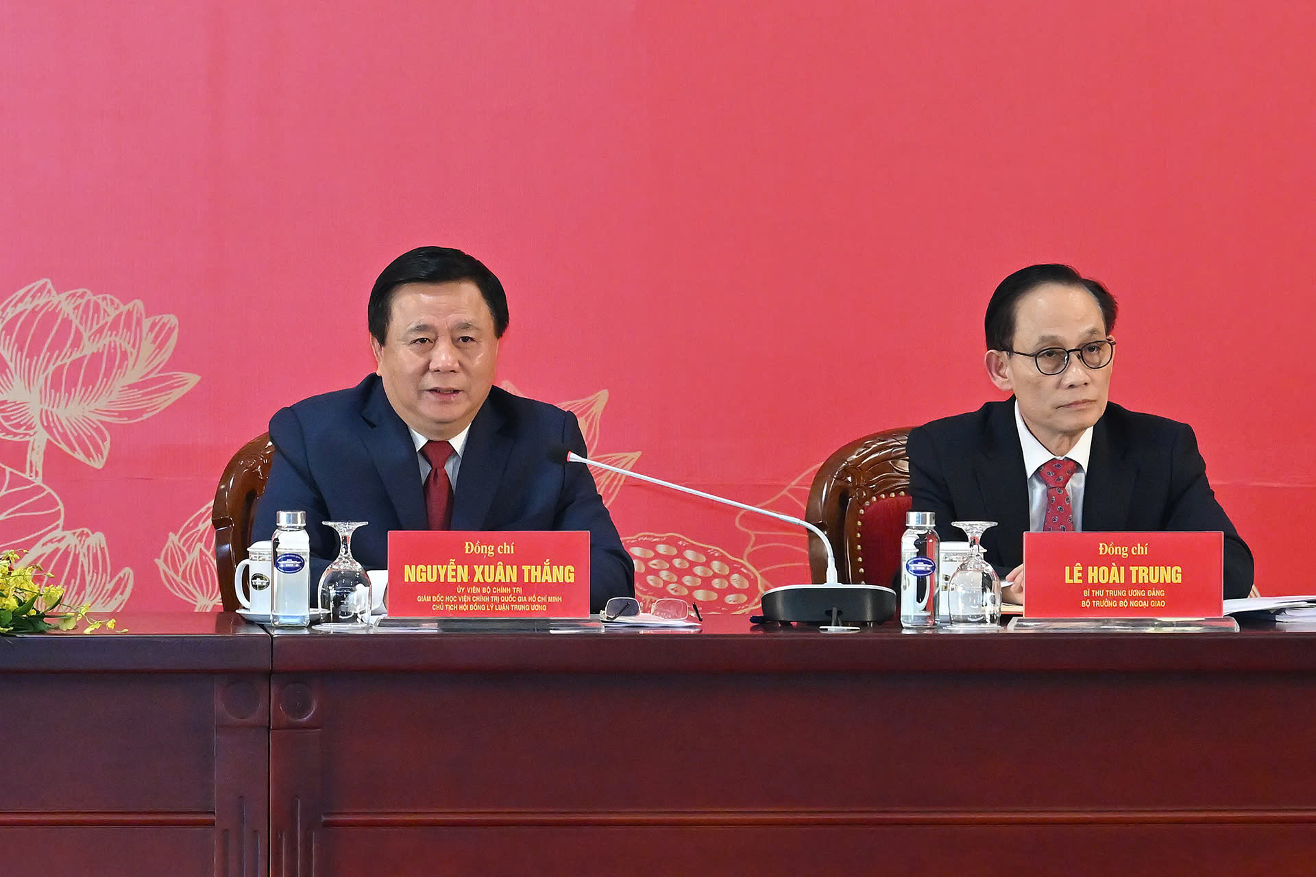 Khai trương Trung t&acirc;m B&aacute;o ch&iacute; v&agrave; họp b&aacute;o quốc tế Đại hội XIV - Ảnh 5.