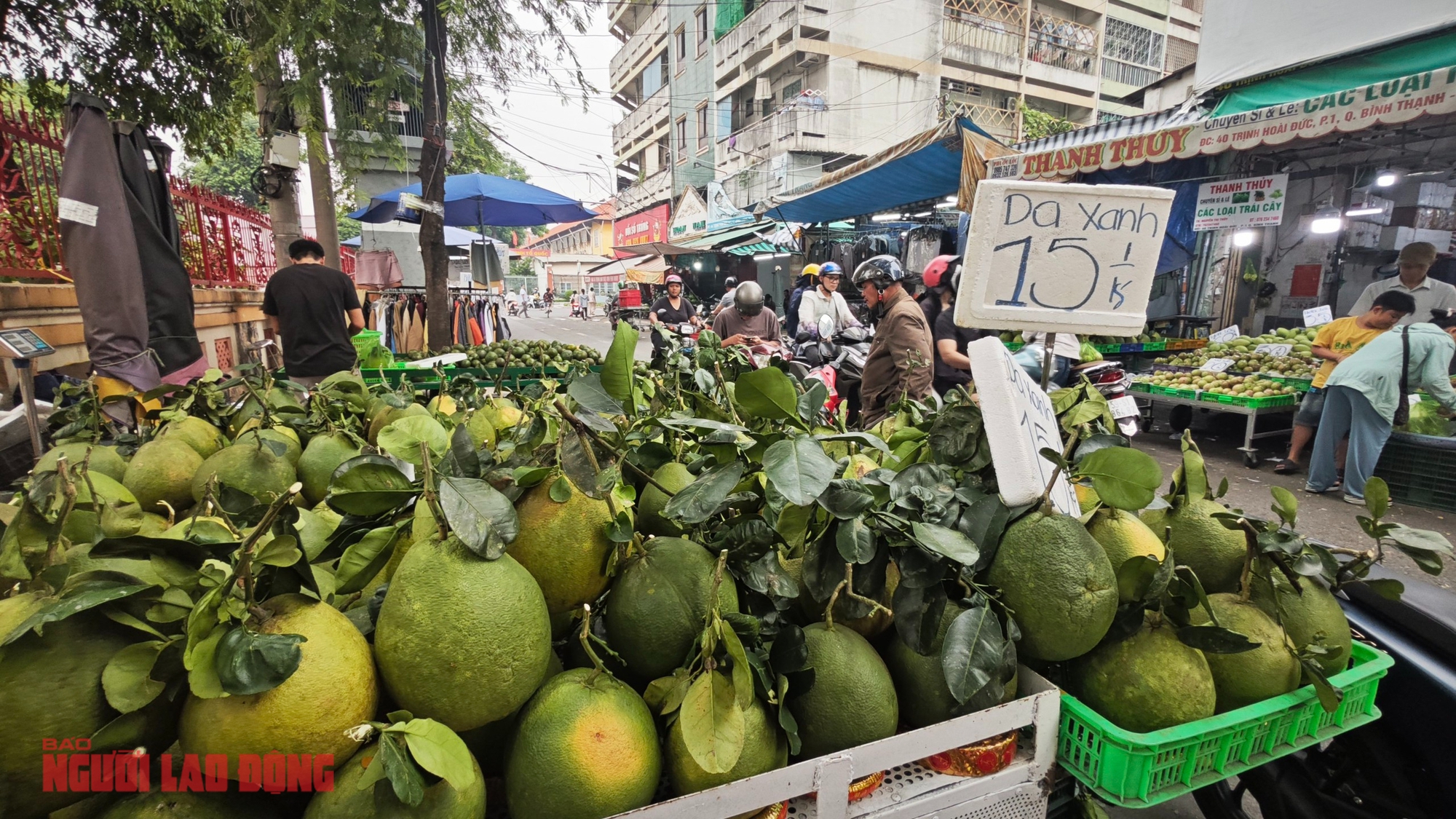 Giá bưởi da xanh bất ngờ giảm trước Tết , cơ hội mua sắm tiết kiệm - Ảnh 2.