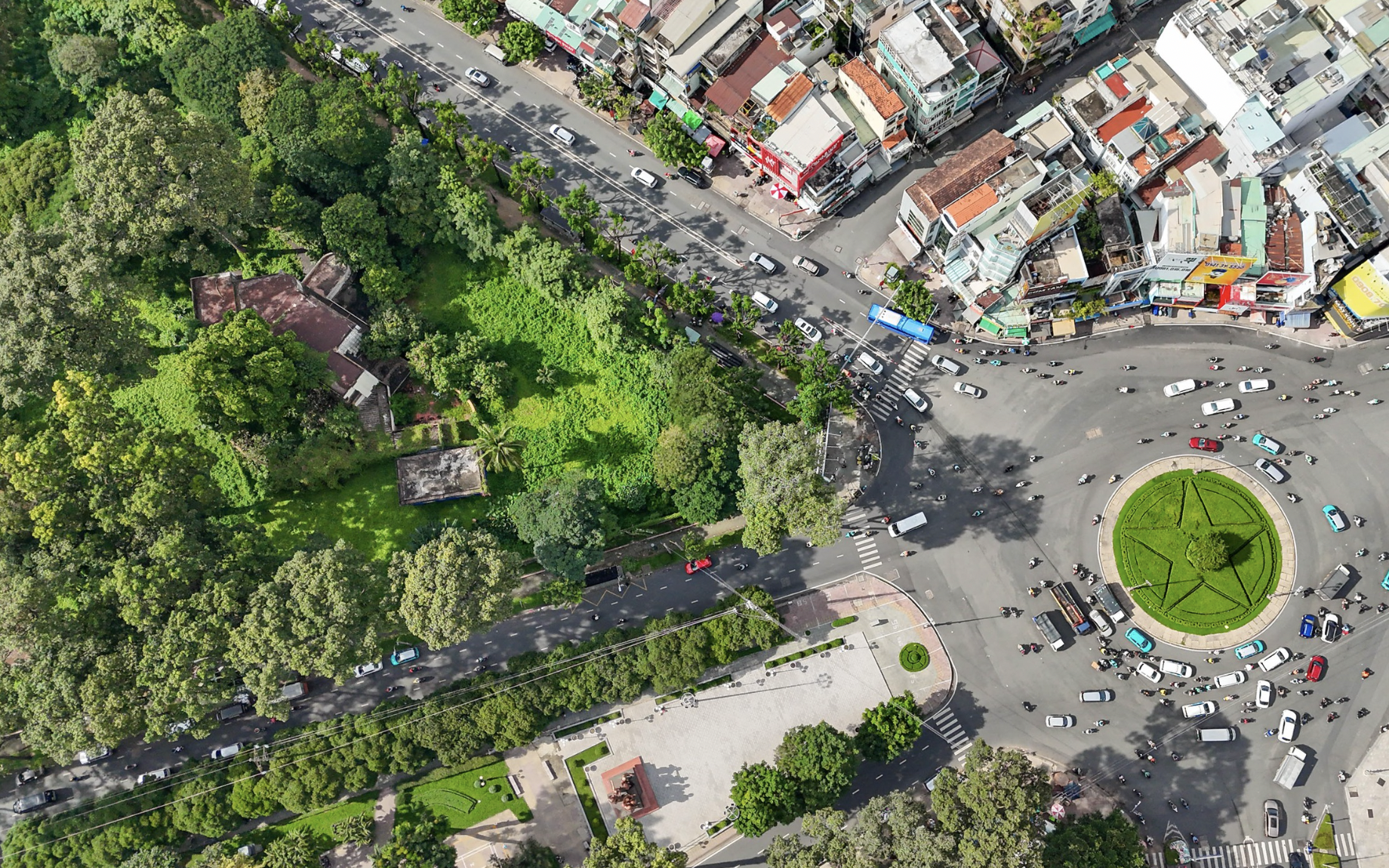 TPHCM: Đặt "tr&aacute;i tim" cho c&ocirc;ng vi&ecirc;n số 1 L&yacute; Th&aacute;i Tổ - Ảnh 2.