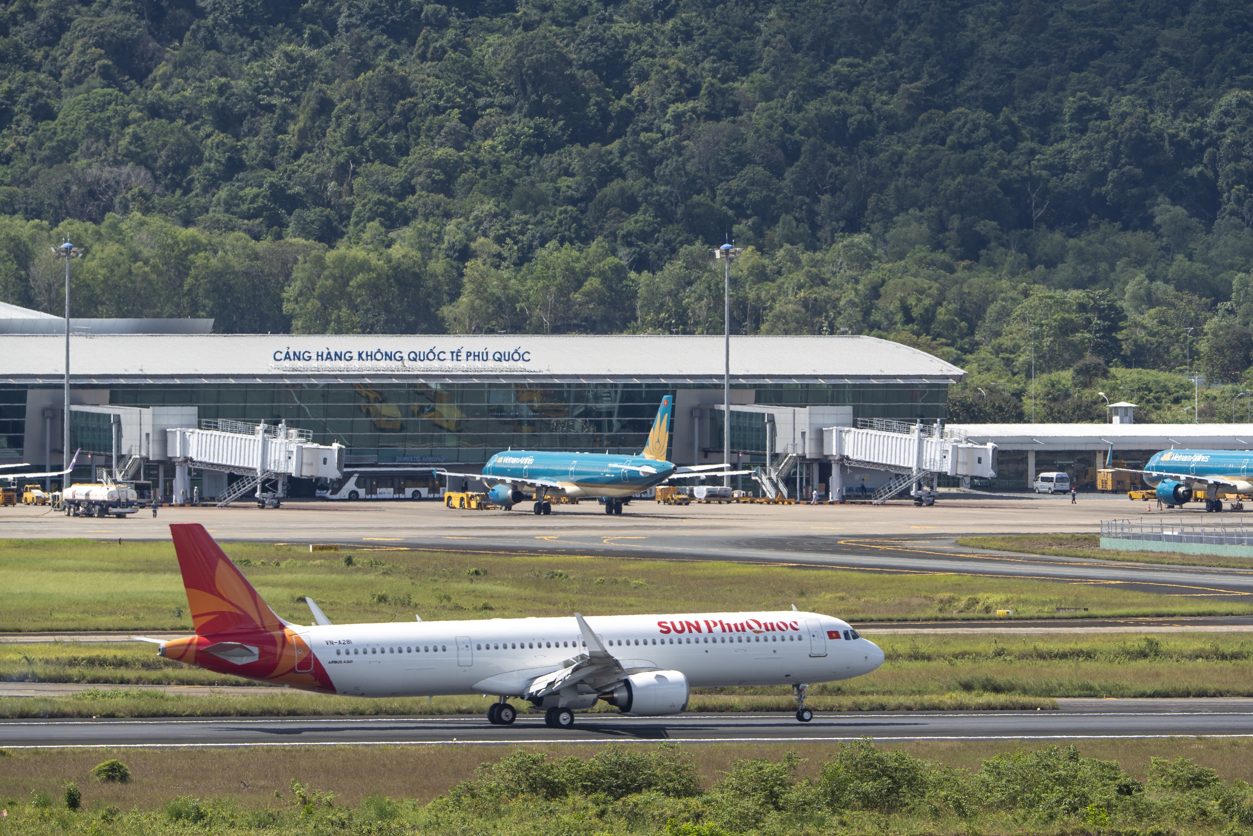 Sun PhuQuoc Airways mở đường bay quốc tế đầu tiên - Ảnh 1.