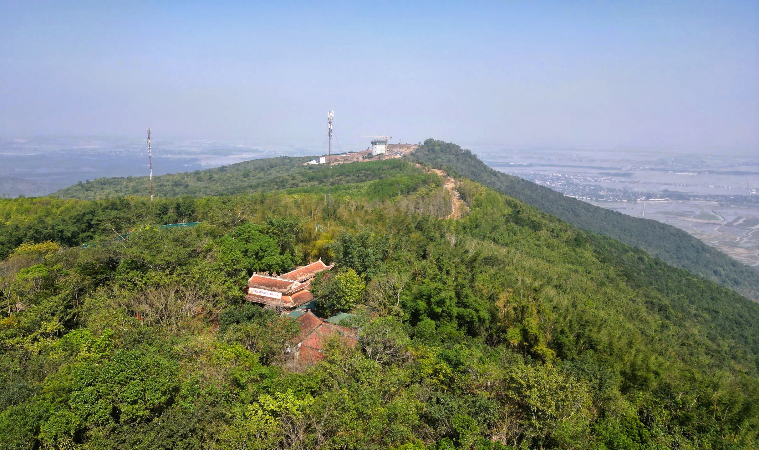 Huyệt đạo thiêng trên núi Nưa trong diện mạo mới - Ảnh 1.