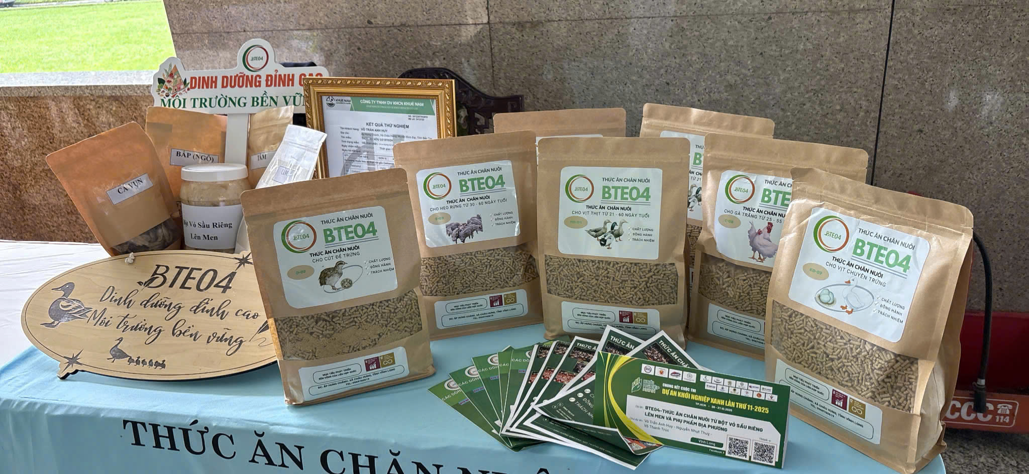 Người trẻ đam mê sáng tạo, tự tin khởi nghiệp (*): Biến vỏ sầu riêng thành thức ăn cho gia cầm - Ảnh 1.