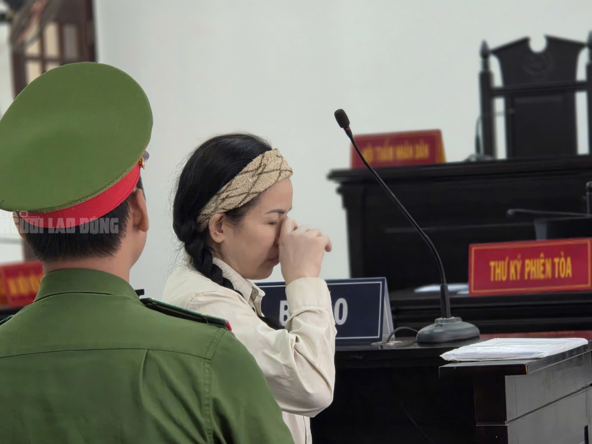 To&agrave; cảnh phi&ecirc;n x&eacute;t xử YouTuber Đinh Lan "n&oacute;i xấu" b&agrave; Nguyễn Phương Hằng - Ảnh 8.