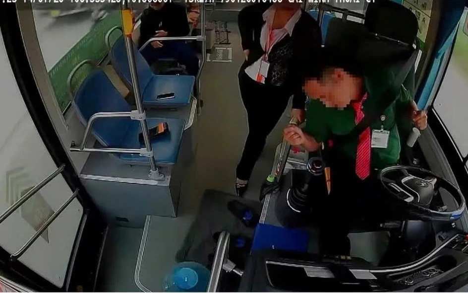 Bác sĩ cảnh báo những thói quen kích hoạt đột quỵ sau khi chơi thể thao - Ảnh 2.