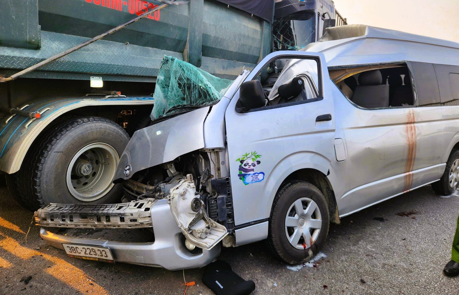 Khởi tố vụ tai nạn thảm trên cao tốc khốc 4 người chết, 5 người bị thương - Ảnh 1.