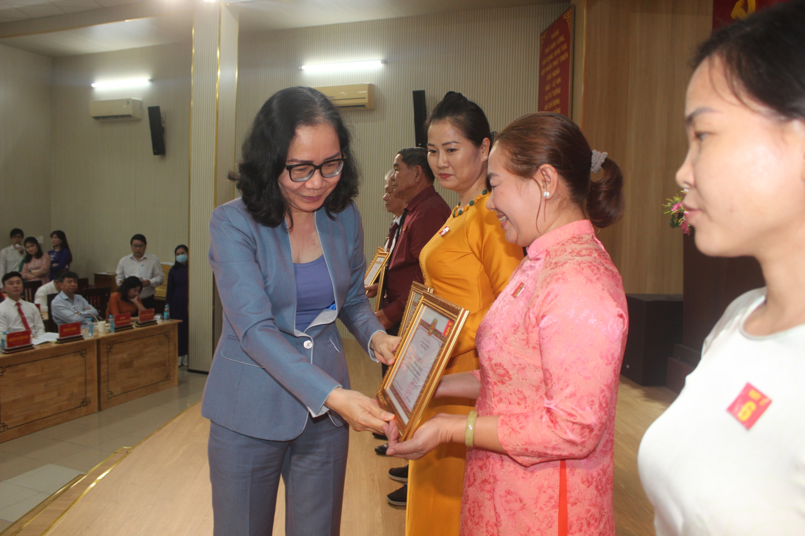 Phường Bình Phú: Tập trung tháo gỡ vướng mắc tại các công trình, dự án - Ảnh 3.