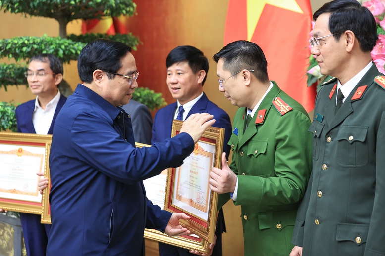 Chiến dịch Quang Trung: Thủ tướng khẳng định chiến thắng giòn giã trong xây dựng nhà ở - Ảnh 3.