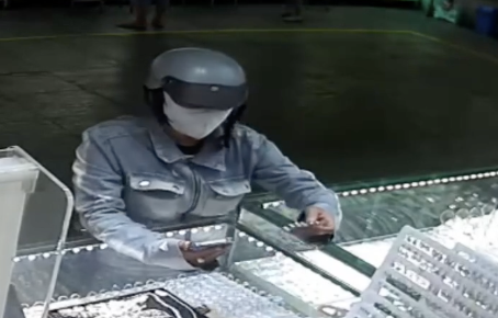 C&ocirc;ng an TPHCM bắt người phụ nữ trộm cắp t&agrave;i sản tại tiệm v&agrave;ng an Đ&ocirc;ng - Ảnh 1.