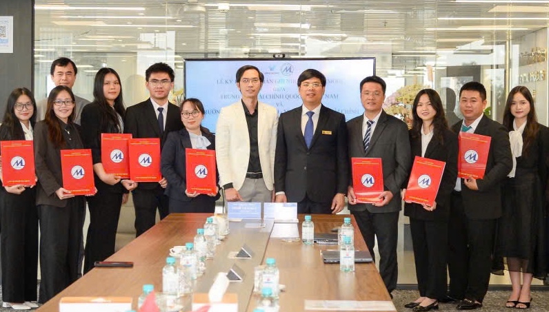 Biệt phái nhân sự ưu tú Đại học UFM đến làm việc tại Trung tâm Tài chính - Ảnh 1.