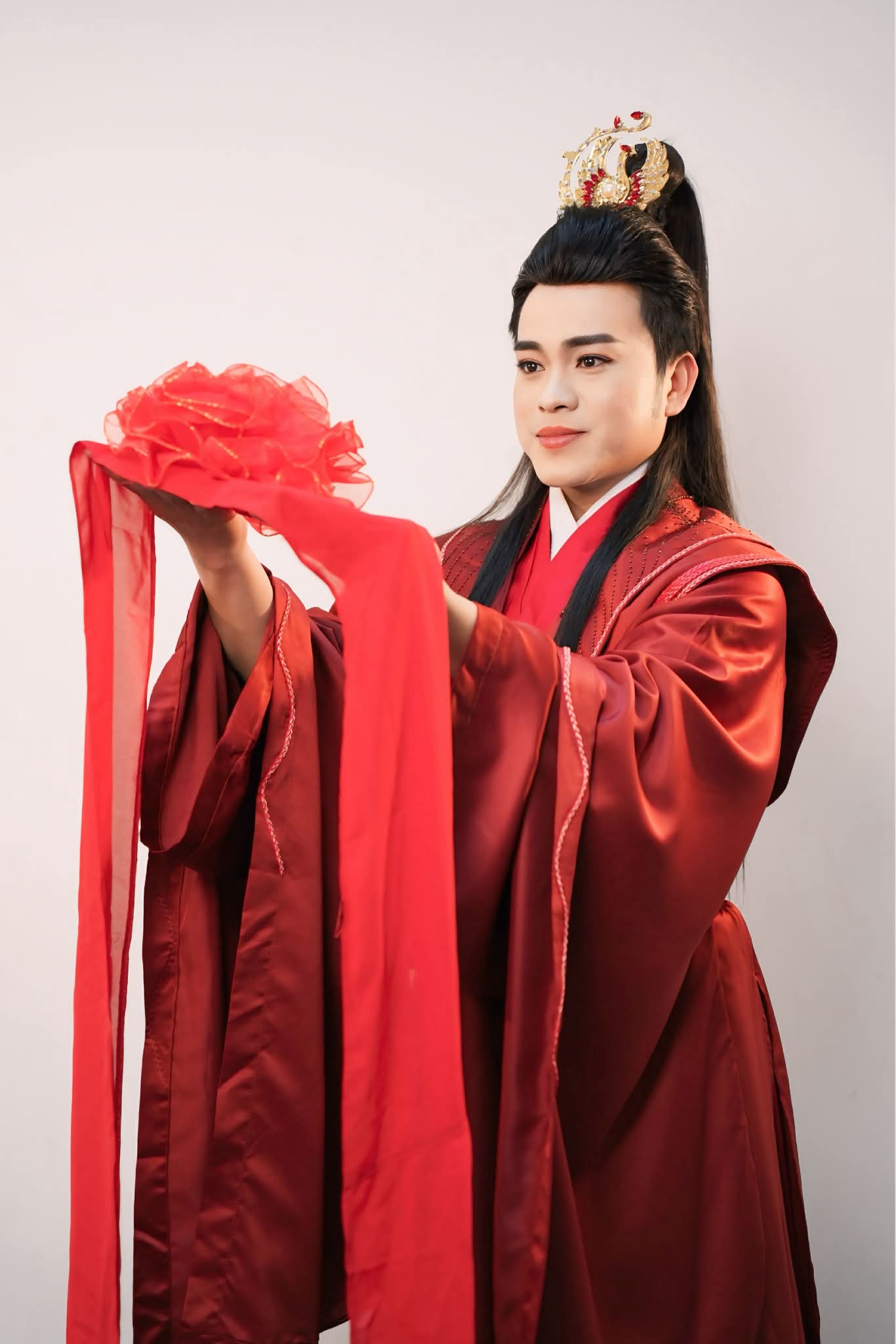 Nghệ sĩ Hùng Vương: Vào vòng bầu chọn Mai Vàng là niềm động viên lớn - Ảnh 1.