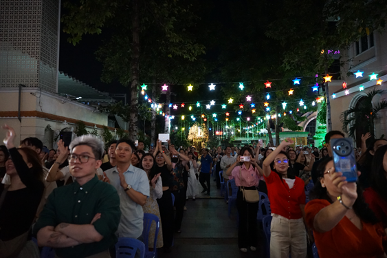 Thắp s&aacute;ng tương lai cho người khiếm thị - Ảnh 2.