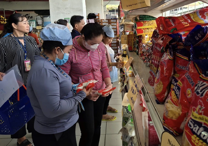 Thông tin nổi bật tại TPHCM ngày 17-1: Dốc sức chăm lo Tết, "hô biến" thịt heo thành thịt nai  - Ảnh 3.