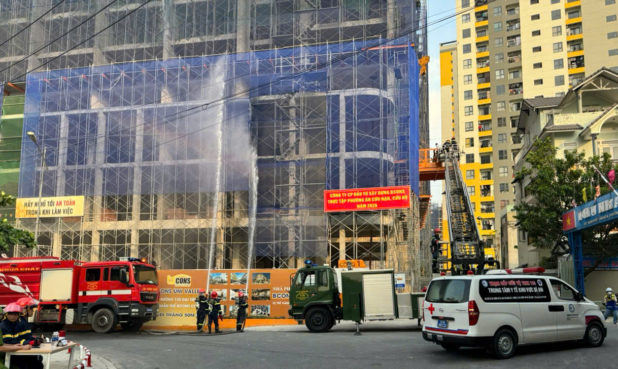 Giả định t&igrave;nh huống ch&aacute;y tại một c&ocirc;ng tr&igrave;nh x&acirc;y dựng to&agrave; nh&agrave; chung cư - Ảnh 7.