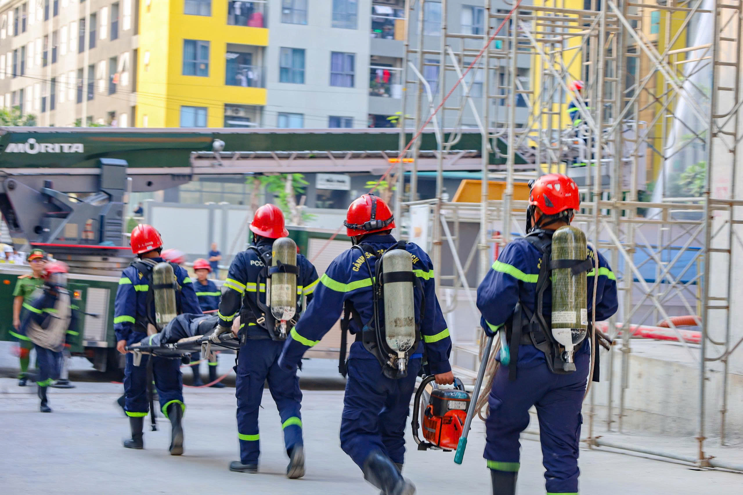 Giả định t&igrave;nh huống ch&aacute;y tại một c&ocirc;ng tr&igrave;nh x&acirc;y dựng to&agrave; nh&agrave; chung cư - Ảnh 4.