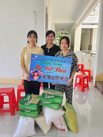 C&ocirc; gi&aacute;o gieo chữ, gieo y&ecirc;u thương - Ảnh 2.