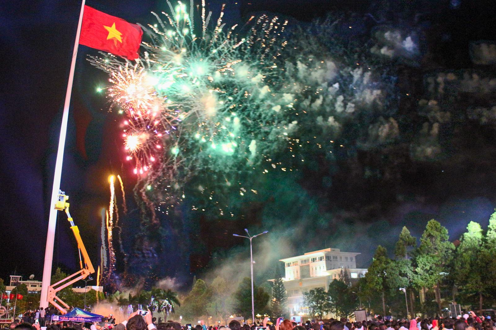 Đắk Lắk không bắn pháo hoa Tết Nguyên đán 2026 để khắc phục thiên tai - Ảnh 1.