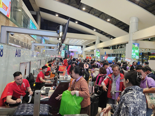 Ng&acirc;n h&agrave;ng nước ngo&agrave;i lạc quan về kinh tế Việt Nam - Ảnh 1.