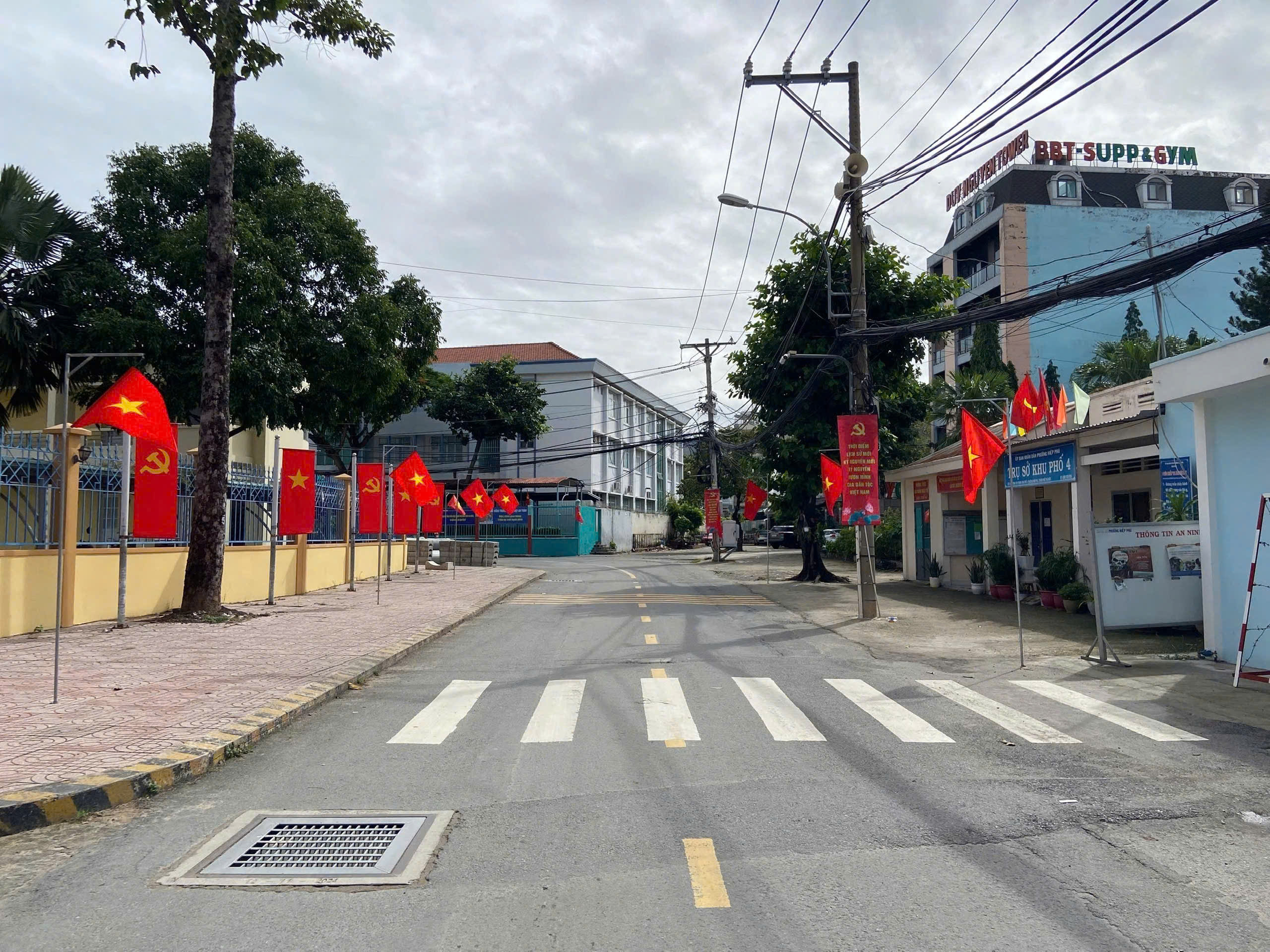 TPHCM rực rỡ cờ hoa, h&acirc;n hoan hướng về Đại hội XIV của Đảng - Ảnh 18.