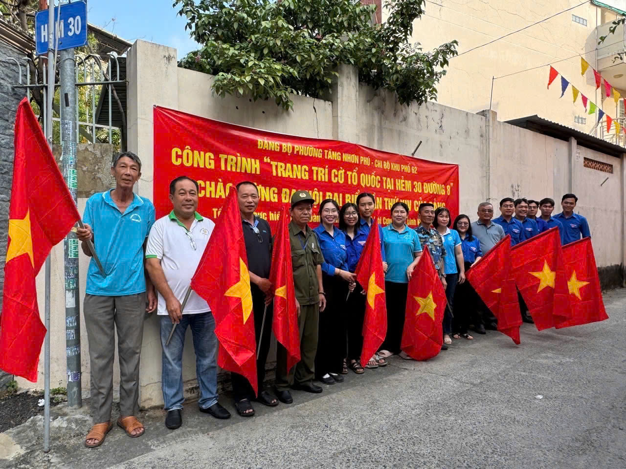 TPHCM rực rỡ cờ hoa, h&acirc;n hoan hướng về Đại hội XIV của Đảng - Ảnh 17.