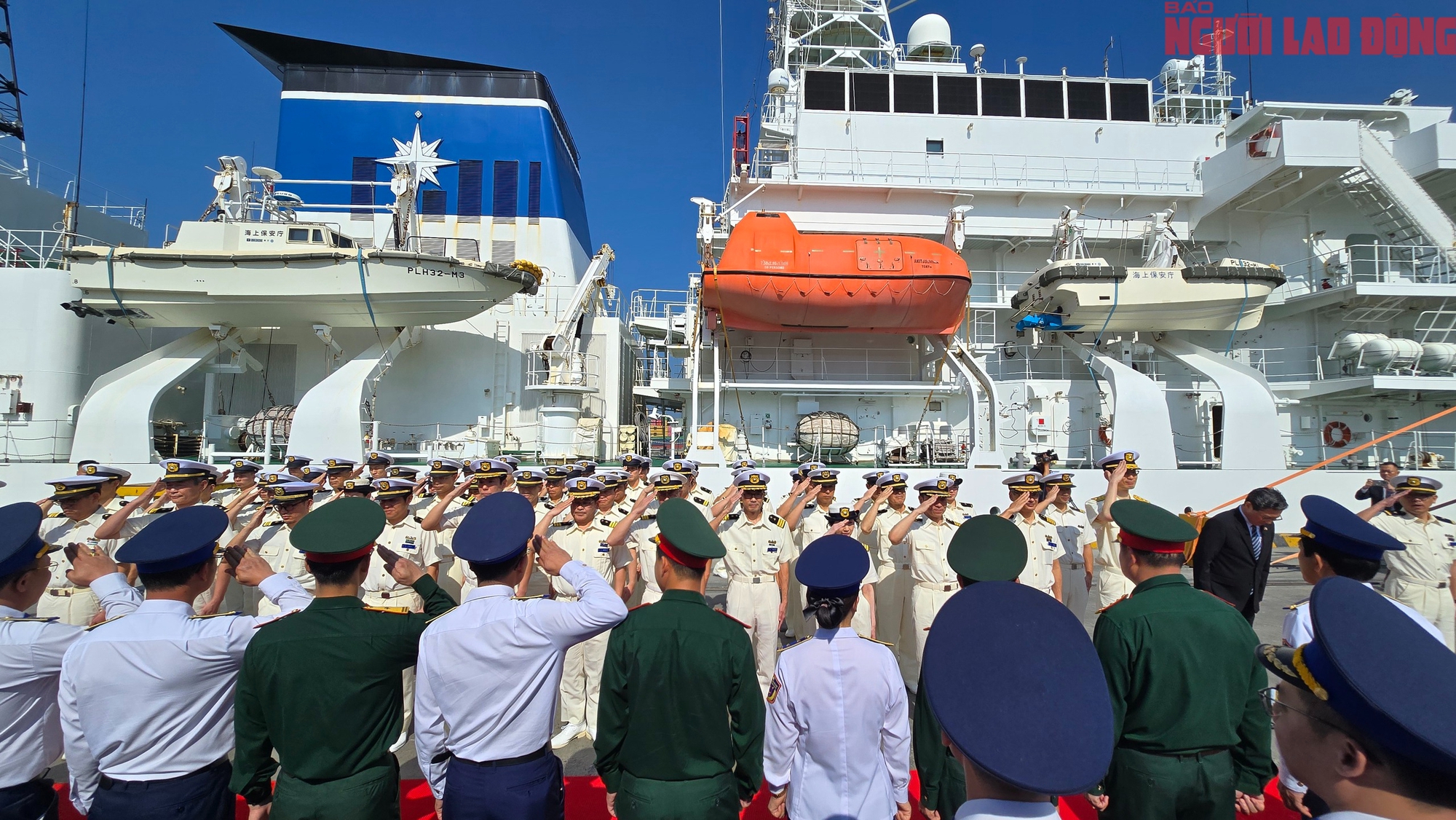T&agrave;u tuần tra Akitsushima của Lực lượng Bảo vệ bờ biển Nhật Bản thăm Đ&agrave; Nẵng - Ảnh 9.