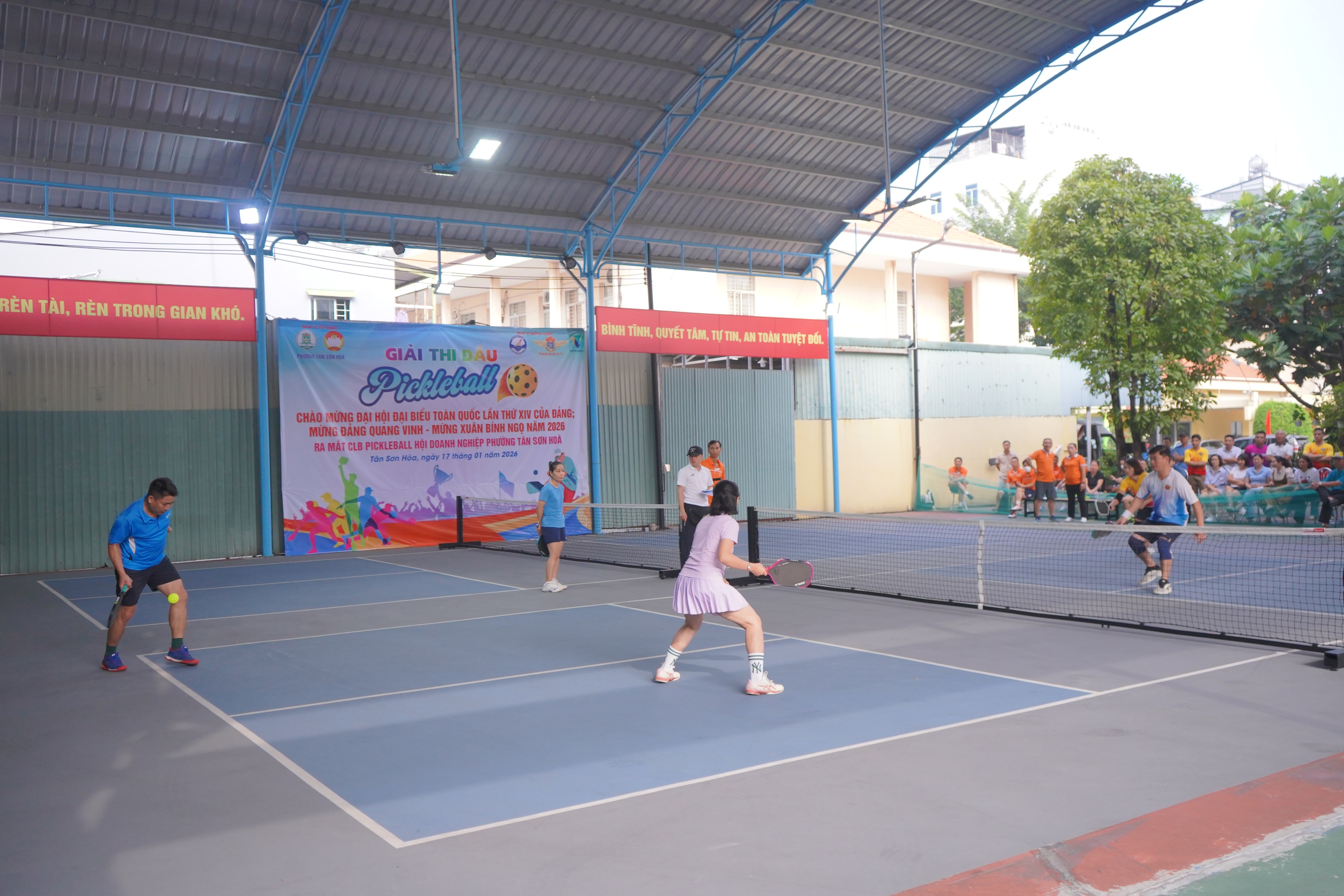 TPHCM rực rỡ cờ hoa, h&acirc;n hoan hướng về Đại hội XIV của Đảng - Ảnh 23.