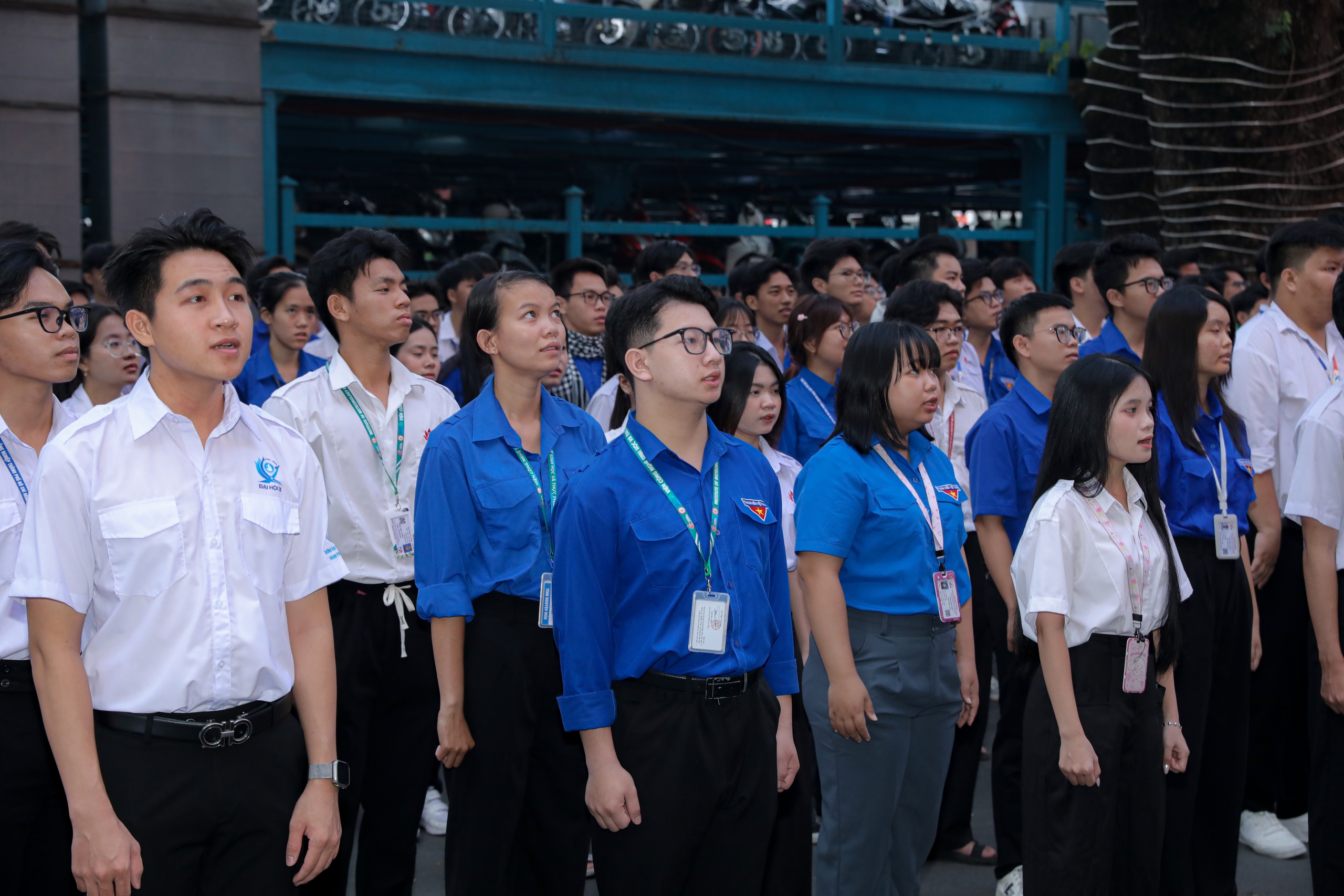 TPHCM rực rỡ cờ hoa, h&acirc;n hoan hướng về Đại hội XIV của Đảng - Ảnh 14.