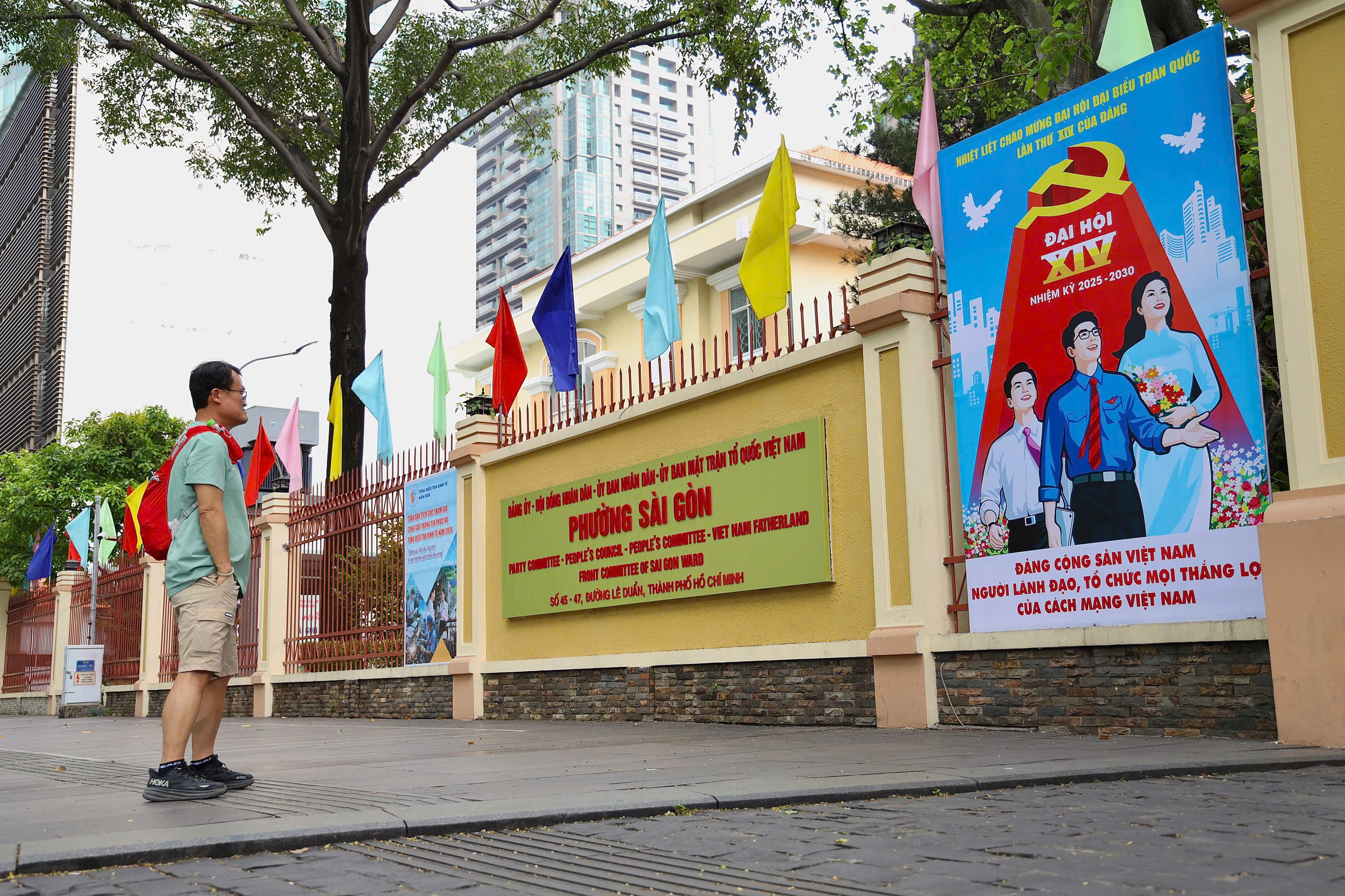 TPHCM rực rỡ cờ hoa, h&acirc;n hoan hướng về Đại hội XIV của Đảng - Ảnh 10.