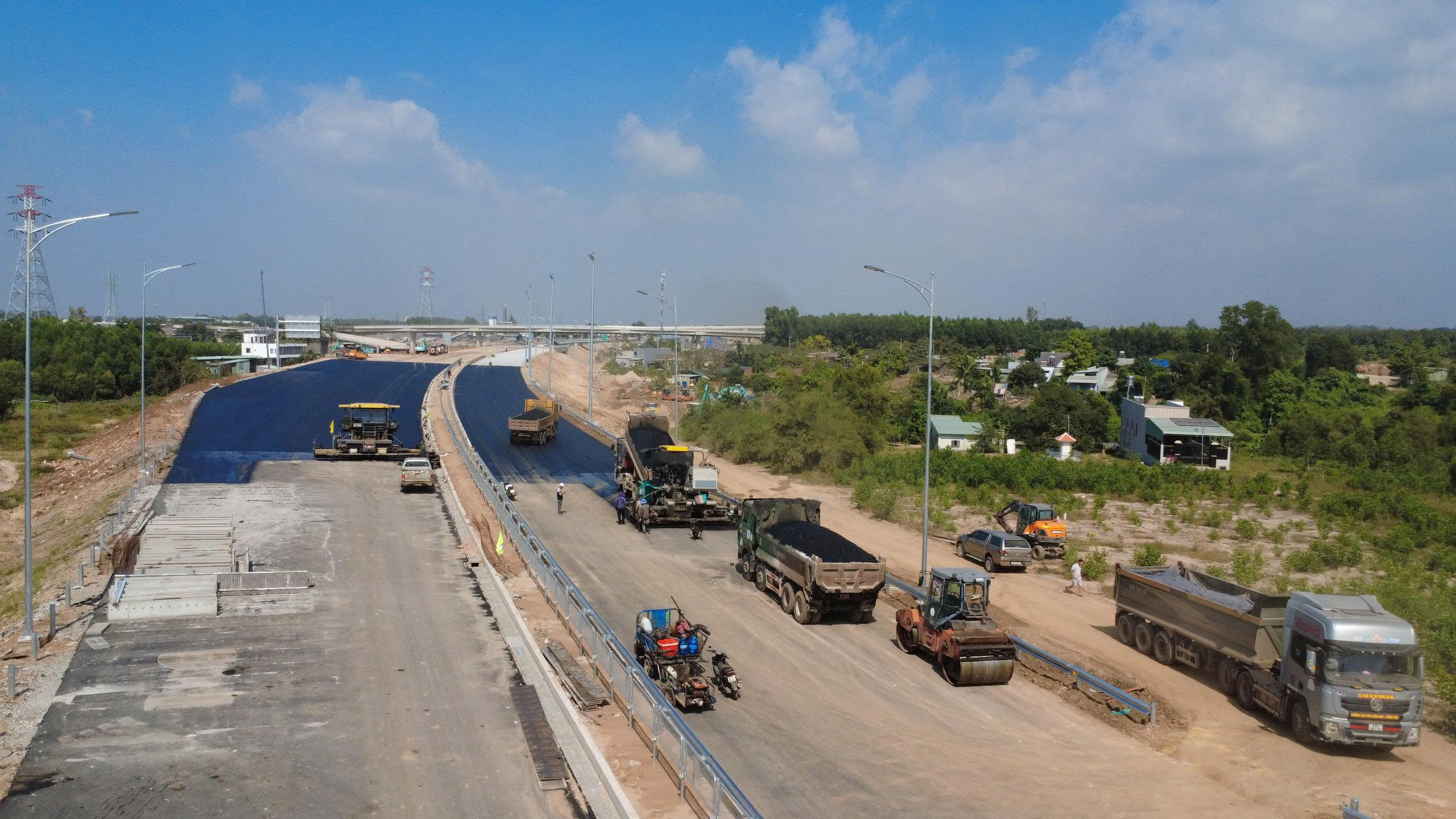 Thi công sân bay Long Thành và cao tốc biên hòa - Vũng Tàu xuyên Tết 2026 - Ảnh 12. Thi công sân bay Long Thành và cao tốc biên hòa - Vũng Tàu xuyên Tết 2026 - Ảnh 12.