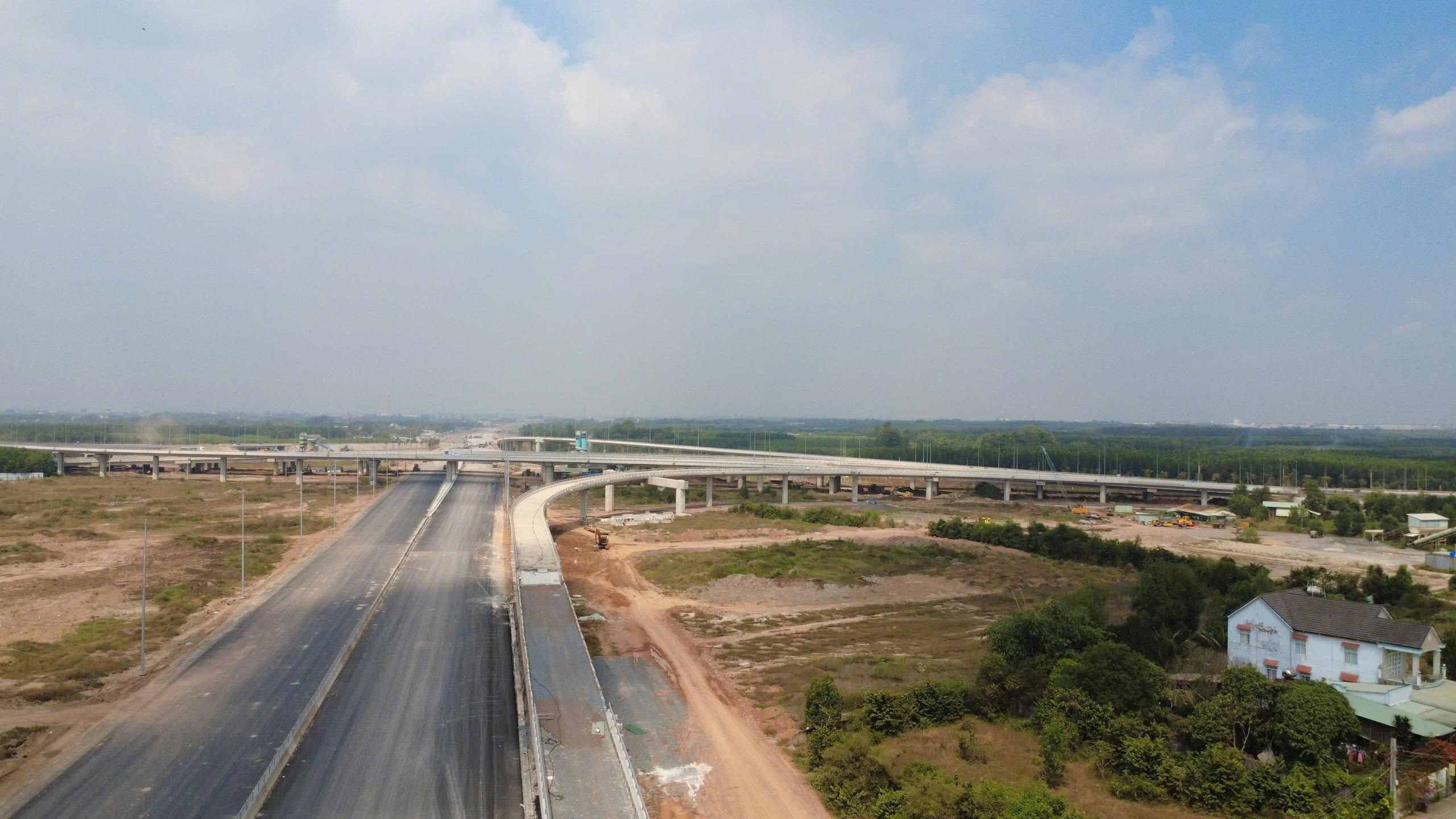 Thi công sân bay Long Thành và cao tốc biên hòa - Vũng Tàu xuyên Tết 2026 - Ảnh 5. Thi công sân bay Long Thành và cao tốc biên hòa - Vũng Tàu xuyên Tết 2026 - Ảnh 5.