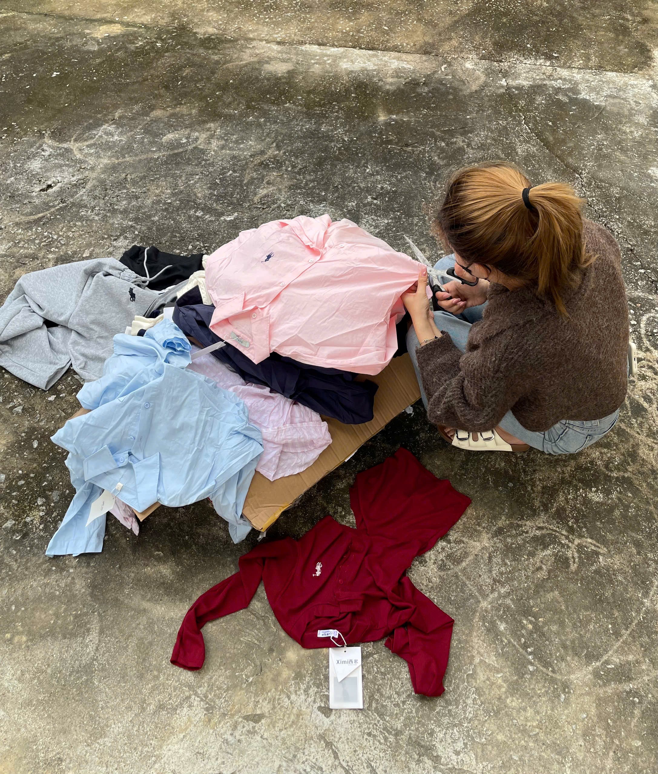 Xử lý cơ sở bán hàng giả thương hiệu ở Đà Nẵng trong mùa Tết Nguyên đán - Ảnh 3.