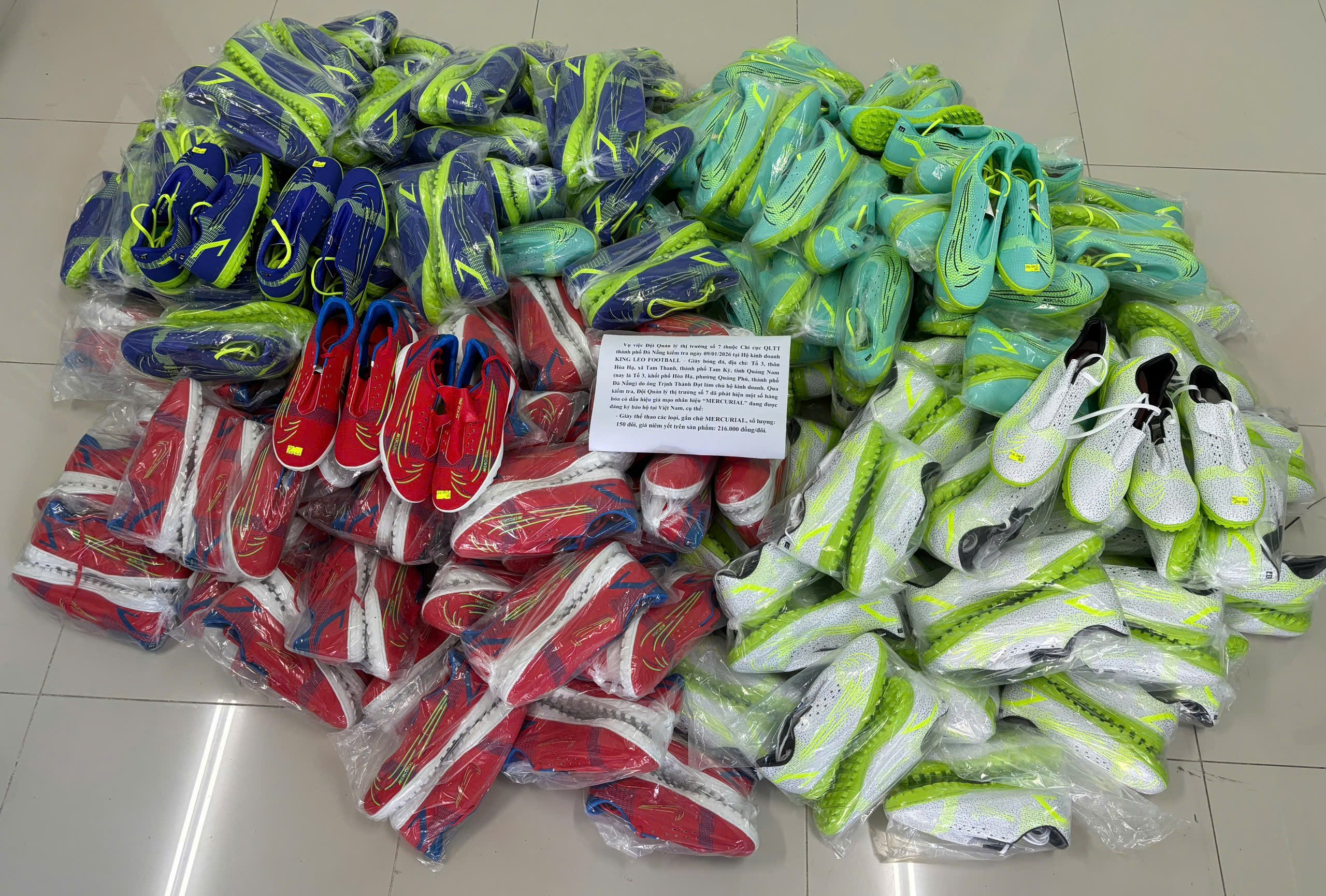Xử lý cơ sở bán hàng giả thương hiệu ở Đà Nẵng trong mùa Tết Nguyên đán - Ảnh 1.