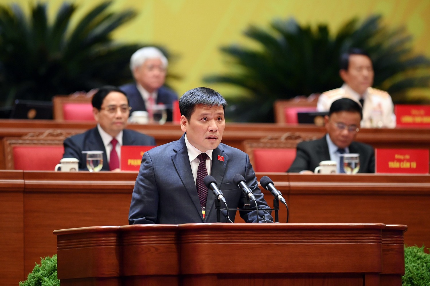 Tiếp tục sắp xếp, tinh gọn tổ chức bên trong các cơ quan, đơn vị - Ảnh 1.