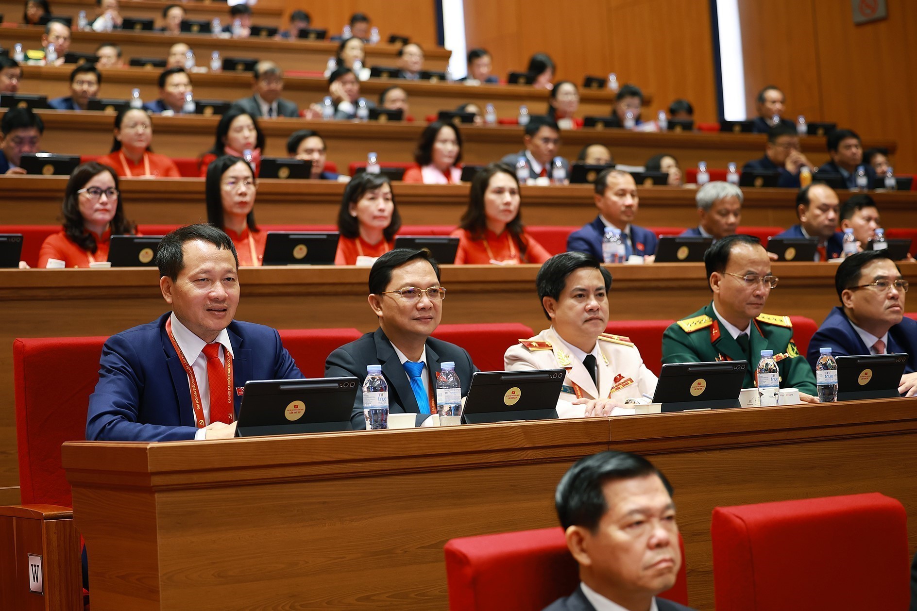 X&acirc;y dựng Ch&iacute;nh phủ kiến tạo ph&aacute;t triển, li&ecirc;m ch&iacute;nh, h&agrave;nh động quyết liệt, phục vụ nh&acirc;n d&acirc;n - Ảnh 3.