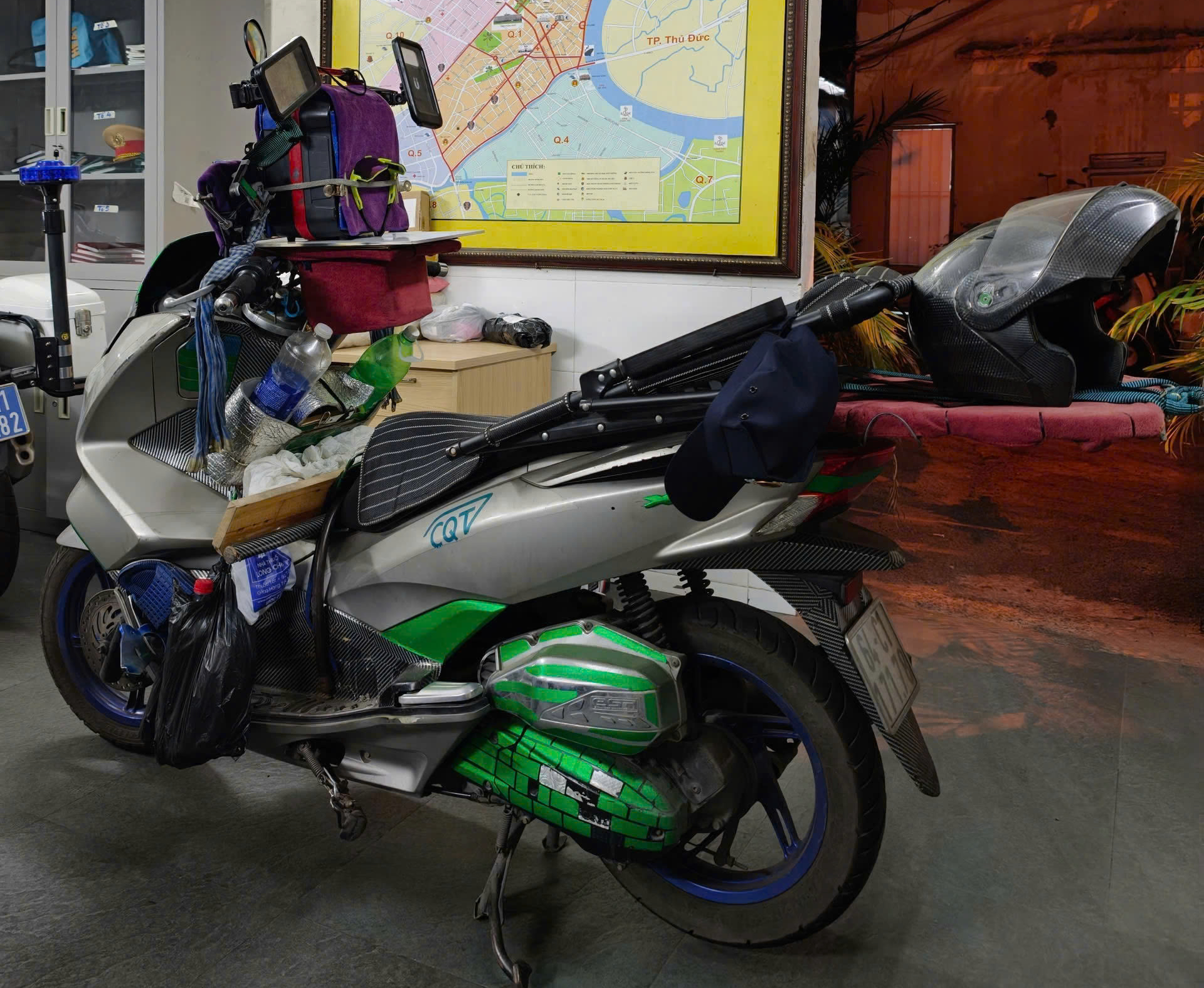 CSGT TPHCM tịch thu xe người đàn ông vi phạm 3 lỗi  - Ảnh 2.