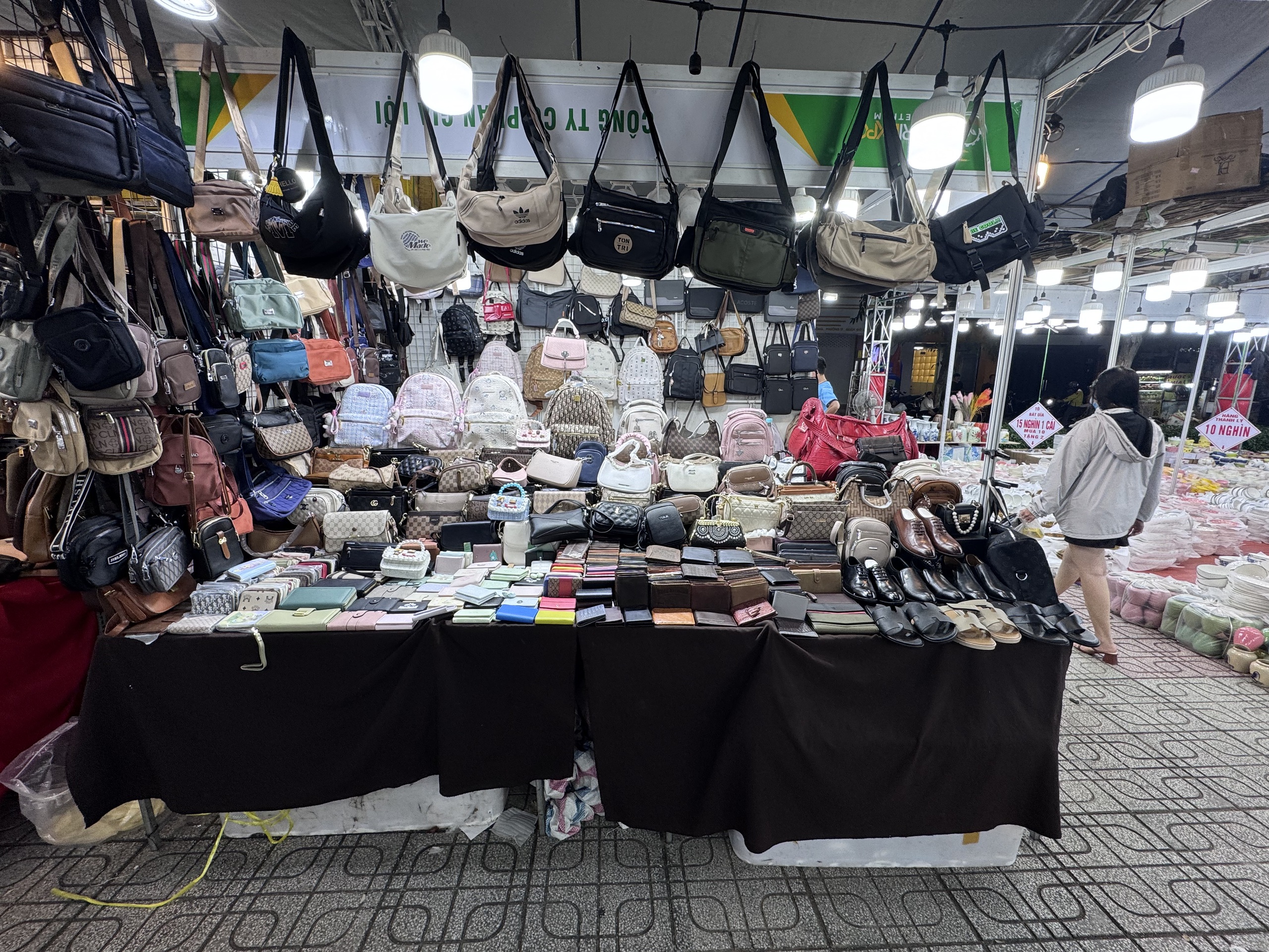 Tha hồ mua sắm tại chương trình kích cầu tiêu dùng phường Hạnh Thông , TP HCM - Ảnh 13. Tha hồ mua sắm tại chương trình kích cầu tiêu dùng phường Hạnh Thông , TP HCM - Ảnh 13.