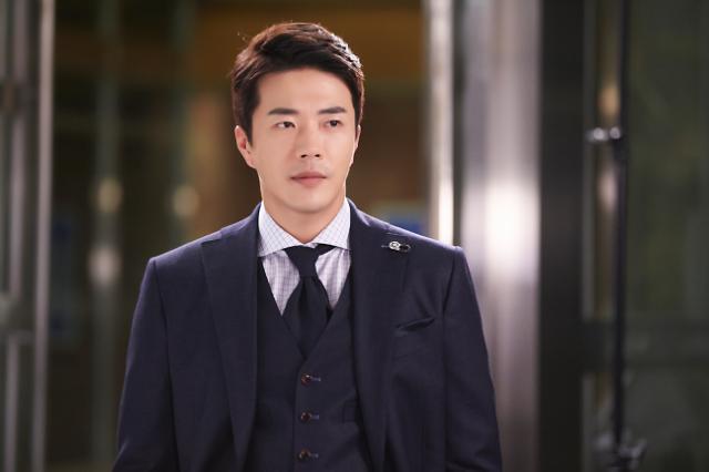 "Ho&agrave;ng tử nước mắt" Kwon Sang-woo xin lỗi v&igrave; say quắc cần c&acirc;u - Ảnh 2.