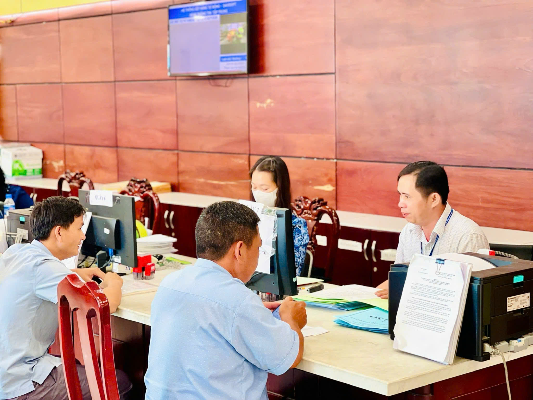 Ban Thường vụ Thành ủy TPHCM cho tuyển dụng đặc cách nhà khoa học, chuyên gia giỏi - Ảnh 1.