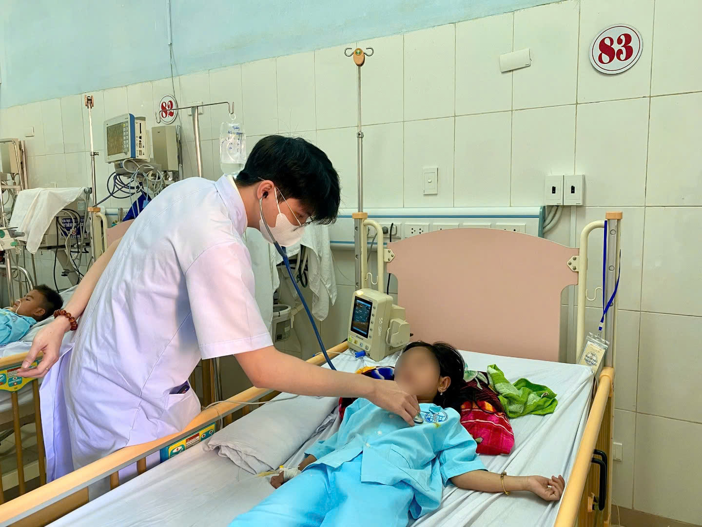 Ba trẻ em ở Quảng Trị bị ngộ độc thuốc an thần nghiêm trọng - Ảnh 2.