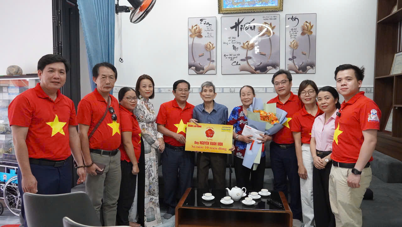 CÔN ĐẢO VƯƠN MÌNH (*): Thông điệp từ "địa chỉ đỏ" - Ảnh 1.