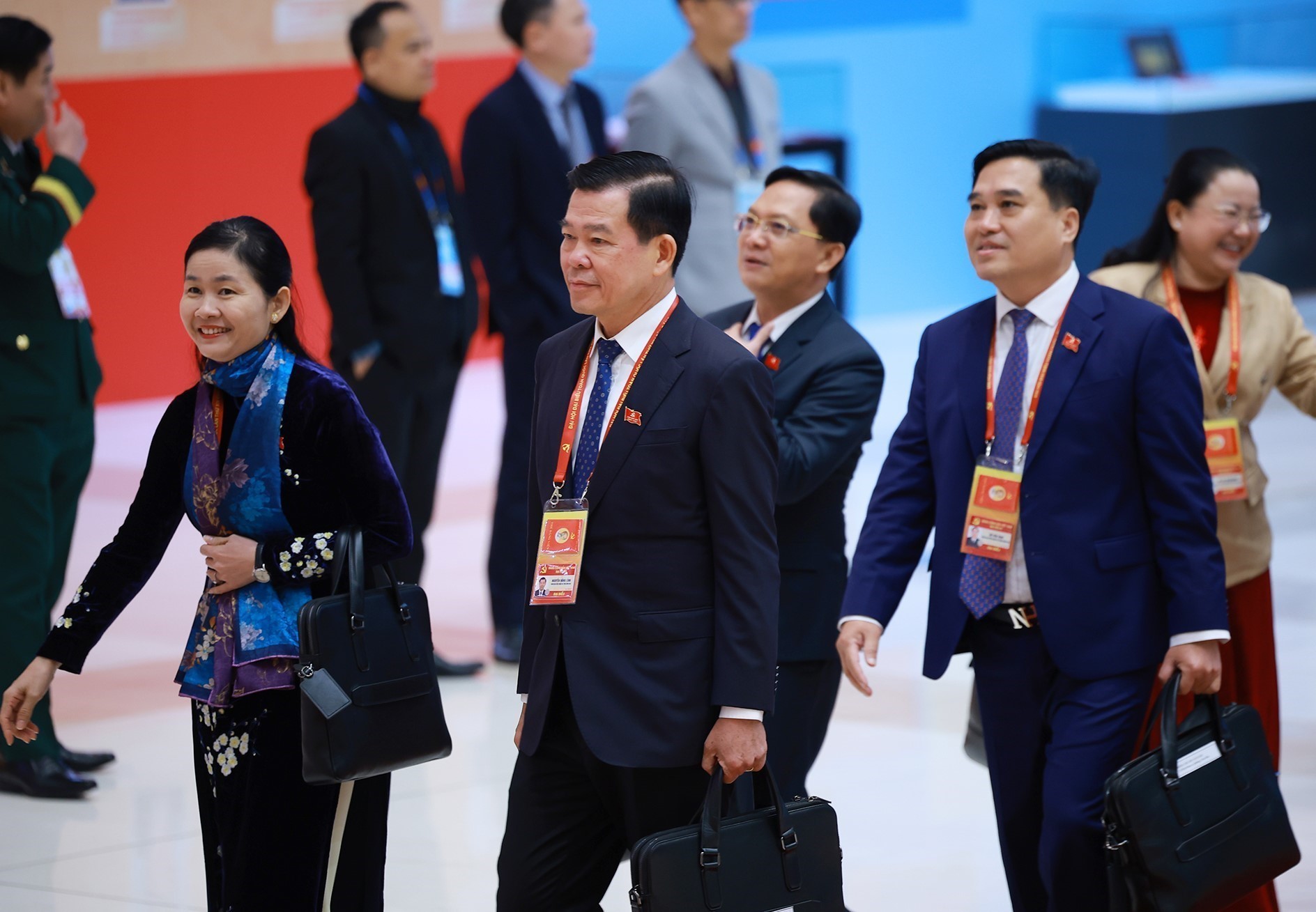 Chi tiết quy tr&igrave;nh bầu Bộ Ch&iacute;nh trị, Tổng B&iacute; thư, Ban B&iacute; thư kh&oacute;a mới - Ảnh 3.