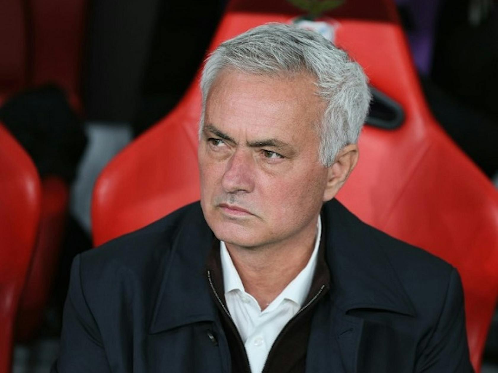 “Người đặc biệt” Mourinho sắp “rửa tay gác kiếm”  - Ảnh 2.