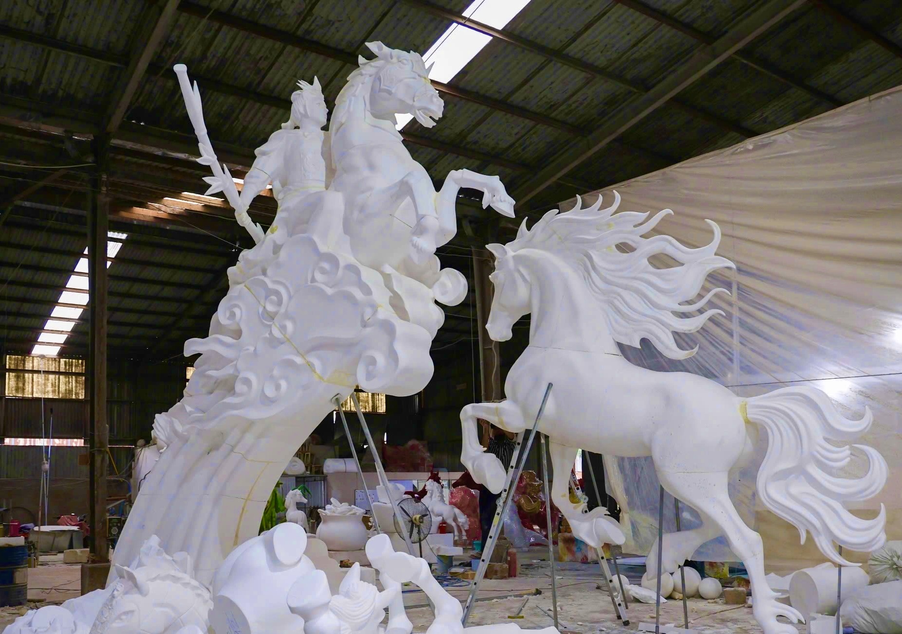 Linh vật ngựa độc đáo cho Tết Bính Ngọ 2026 tại Đồng Nai và TPHCM - Ảnh 2. Linh vật ngựa độc đáo cho Tết Bính Ngọ 2026 tại Đồng Nai và TPHCM - Ảnh 2.