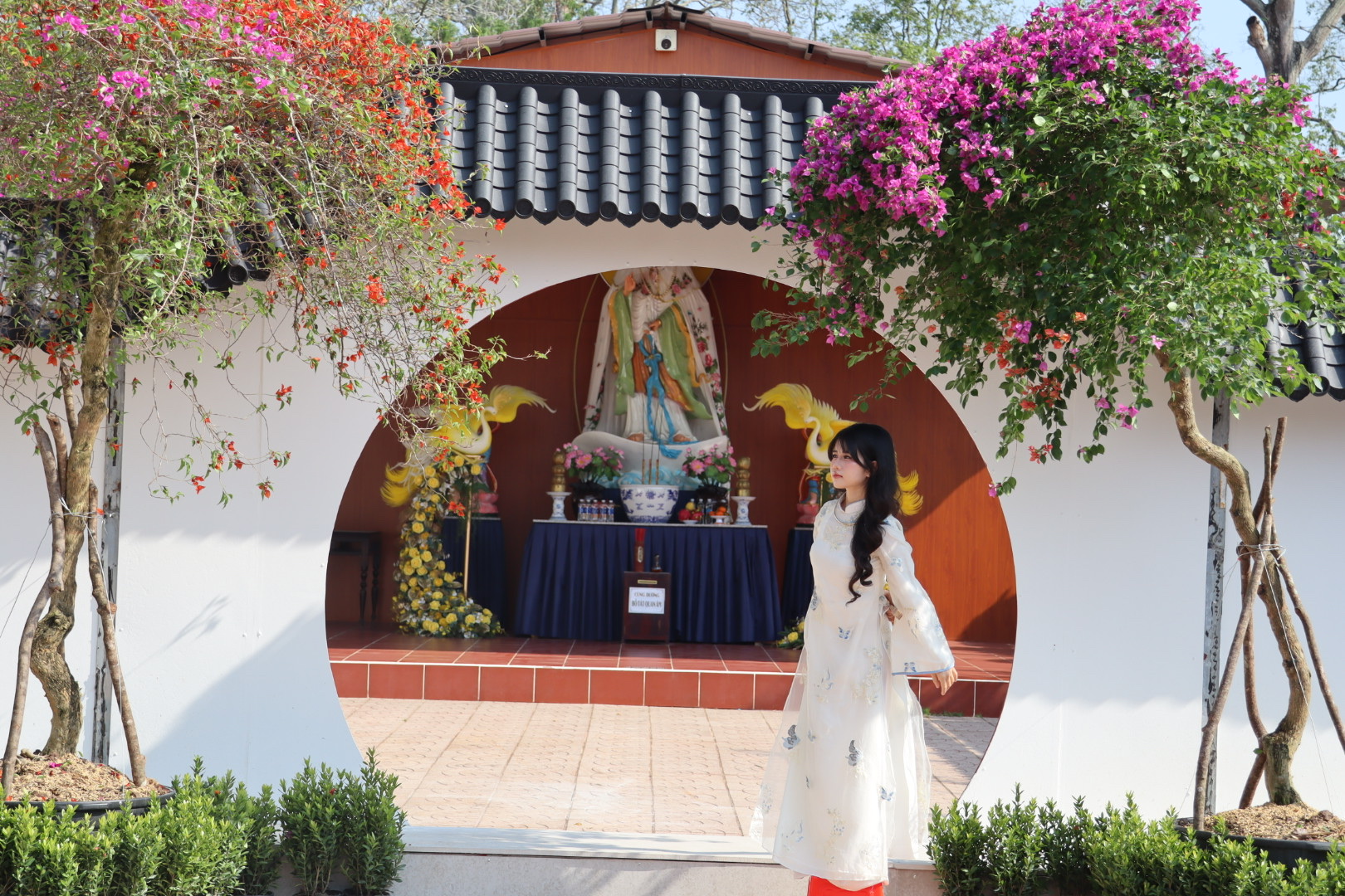 VIDEO: Chi&ecirc;m ngưỡng ng&ocirc;i ch&ugrave;a hơn 130 năm tuổi, l&agrave; "địa chỉ đỏ" ở Cần Thơ - Ảnh 4.