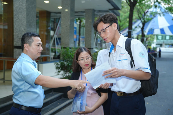 Điểm cộng chứng chỉ v&agrave; b&agrave;i to&aacute;n c&acirc;n bằng - Ảnh 1.