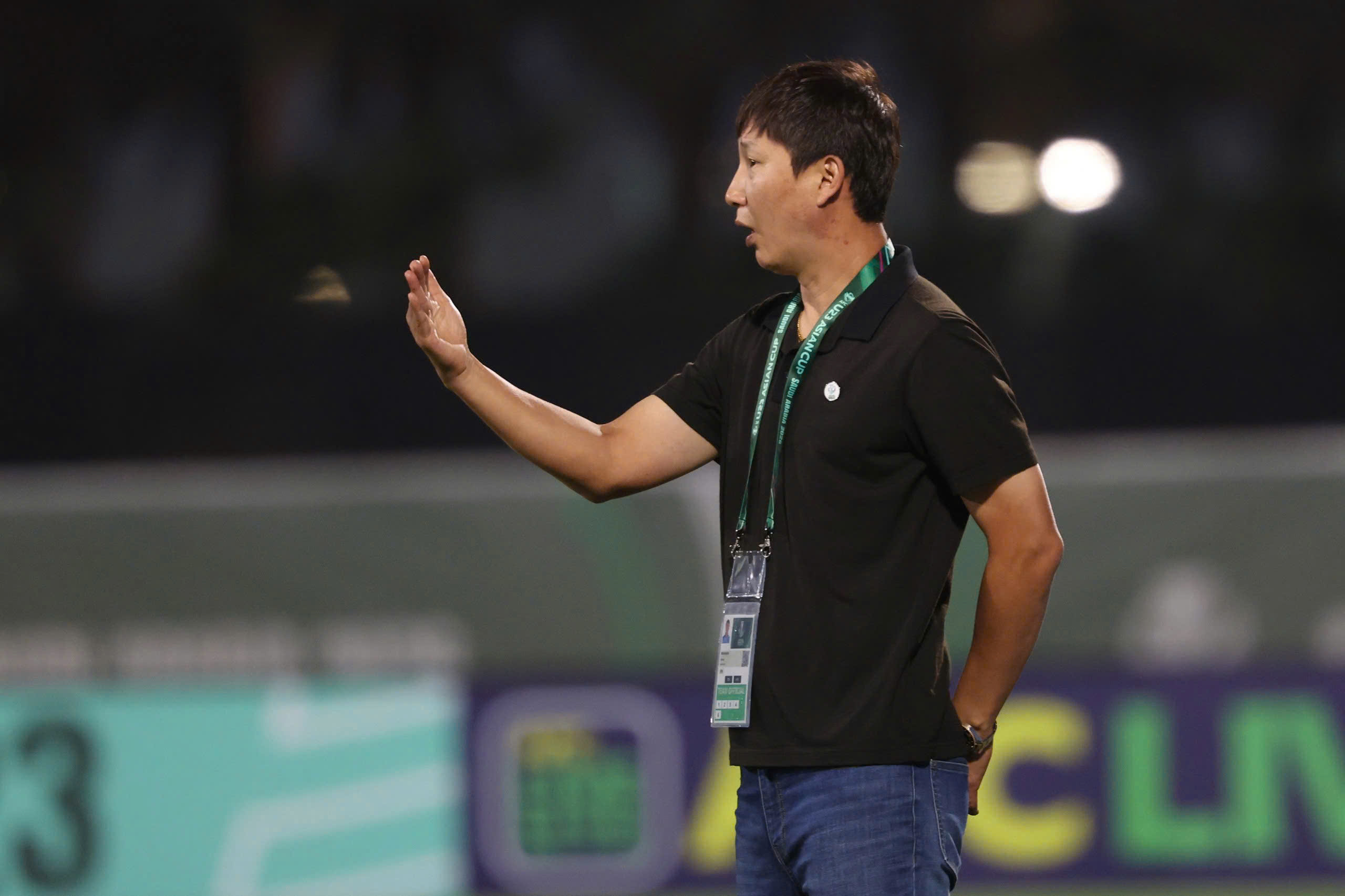 Truyền thông Hàn nể phục ông Kim: "Hàn Quốc thua Việt Nam với ‘ma thuật đen’ Kim Sang-sik" - Ảnh 1.