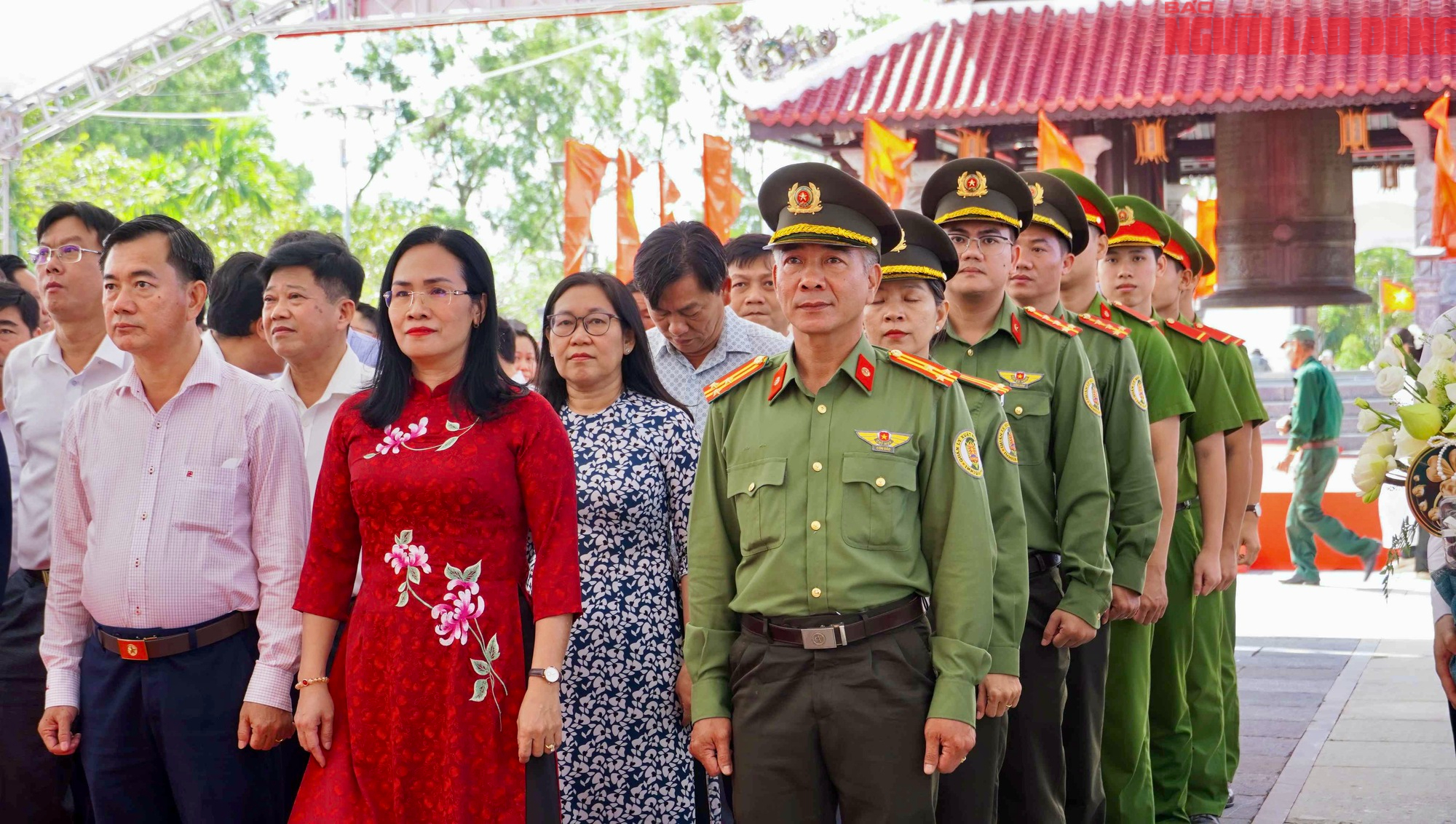 Dòng người về Côn Đảo dự lễ giỗ nữ Anh hùng Võ Thị Sáu - Ảnh 8.