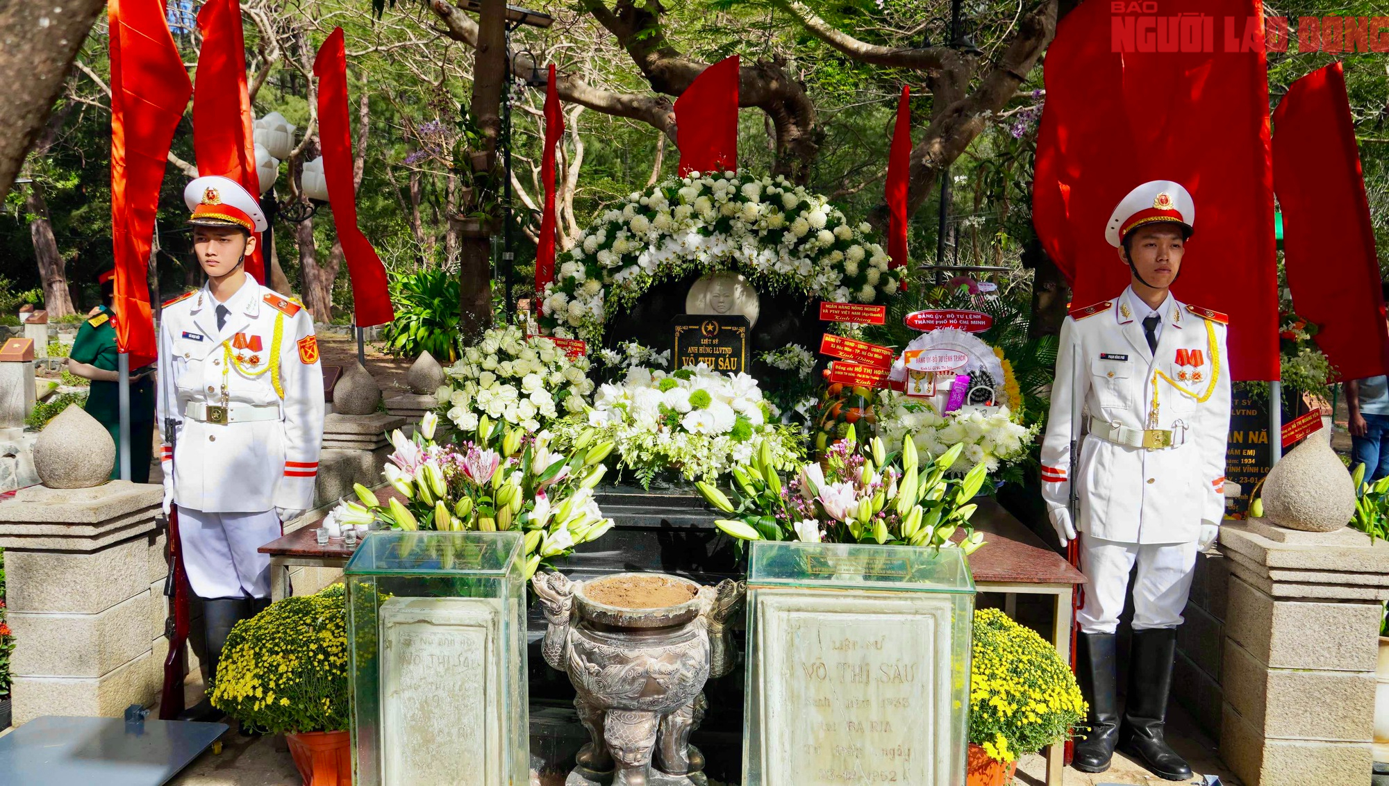 Dòng người về Côn Đảo dự lễ giỗ nữ Anh hùng Võ Thị Sáu - Ảnh 10.