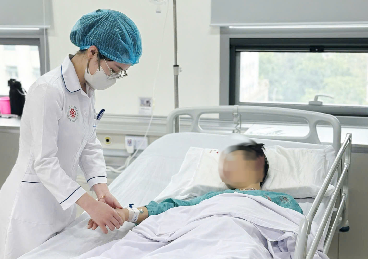 Nam sinh mắc bệnh lạ từ vết chuột cắn - Ảnh 2.