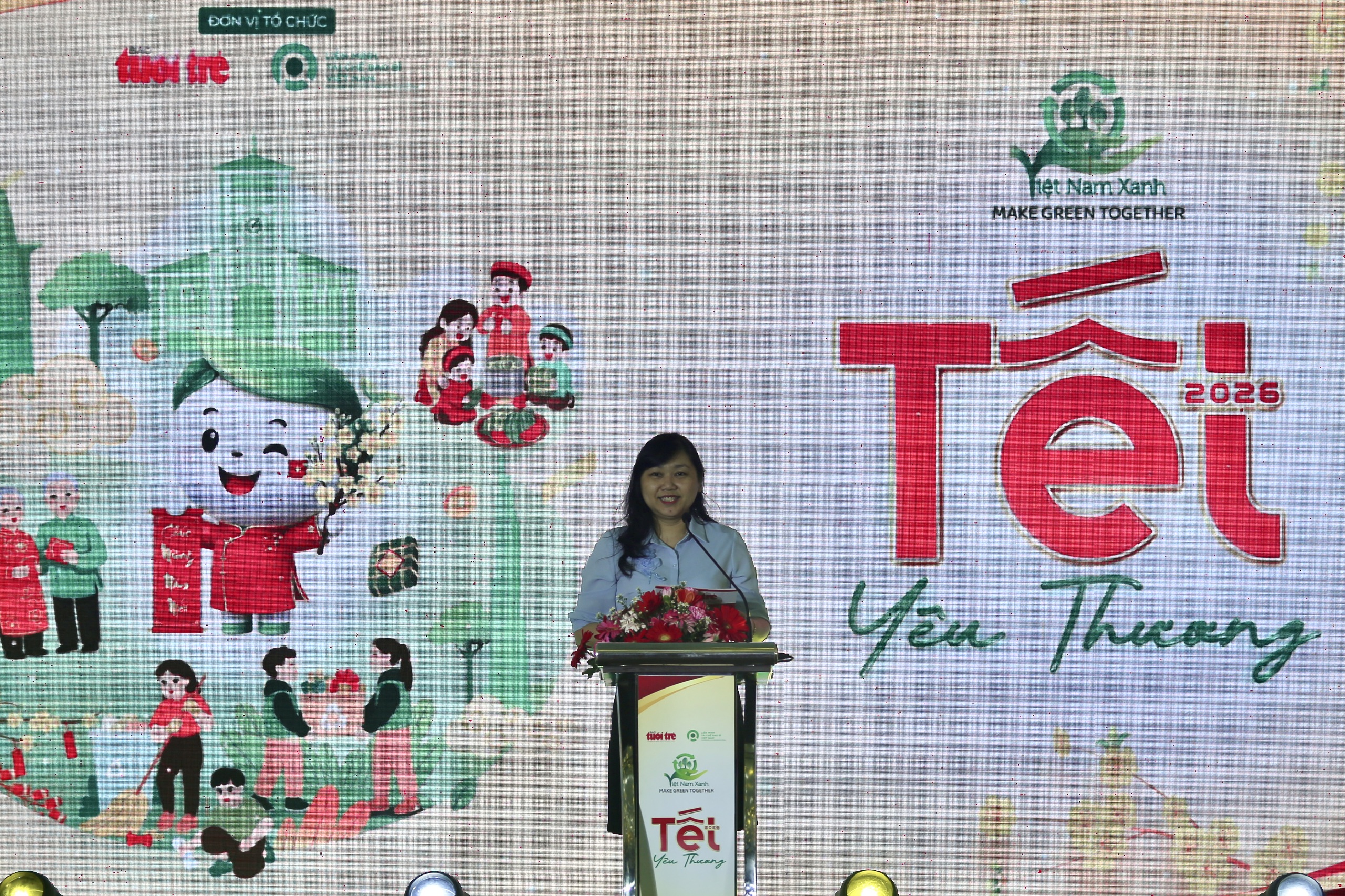 Tết Yêu Thương: Tri ân người thu gom rác dân lập - Ảnh 2.