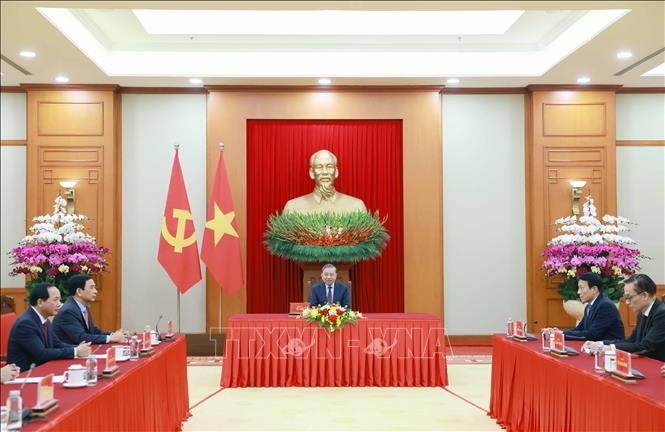 Tổng thống Nga Vladimir Putin điện đàm với Tổng Bí thư Tô Lâm - Ảnh 1.